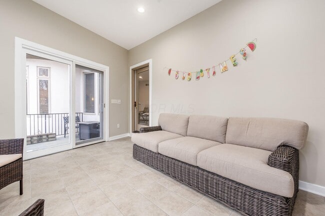 Building Photo - 4602 Sandwich Ct