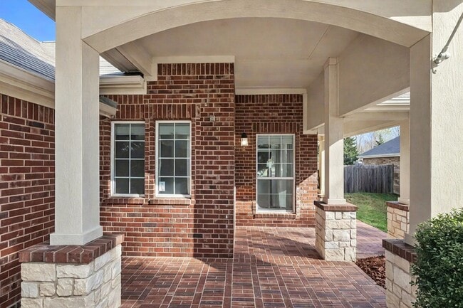 Building Photo - Charming Single-Story Home with Fireplace & Resort-Style Community Amenities in Dallas, TX