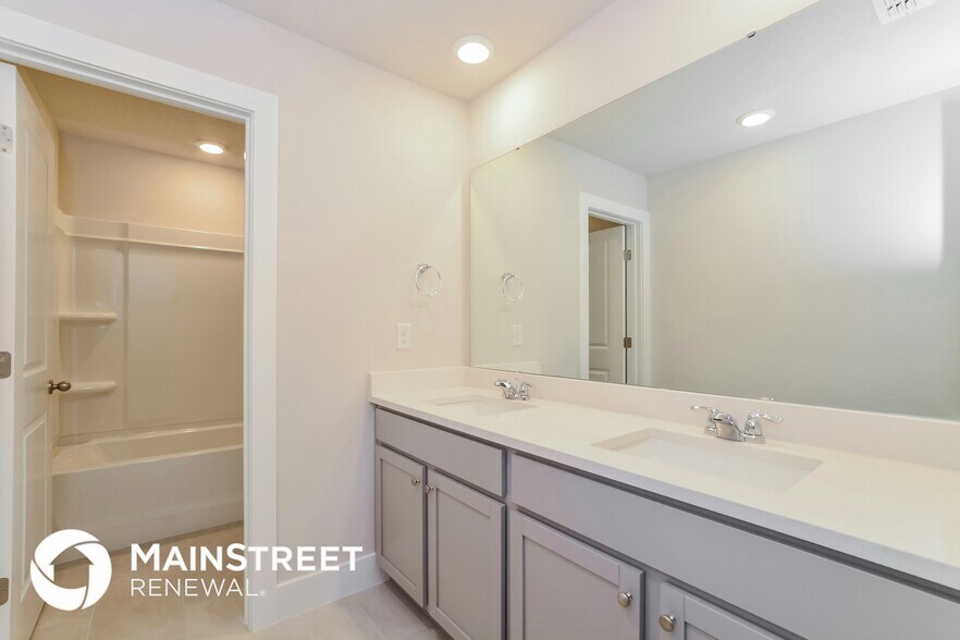 Building Photo - 317 Pine St