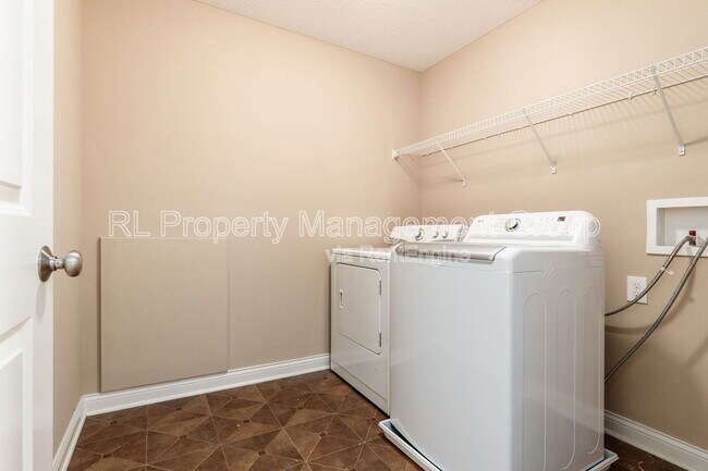 Building Photo - 10327 Indigo Dr