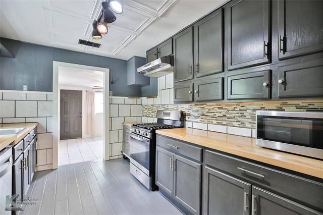 Building Photo - 609 Sunset Dr