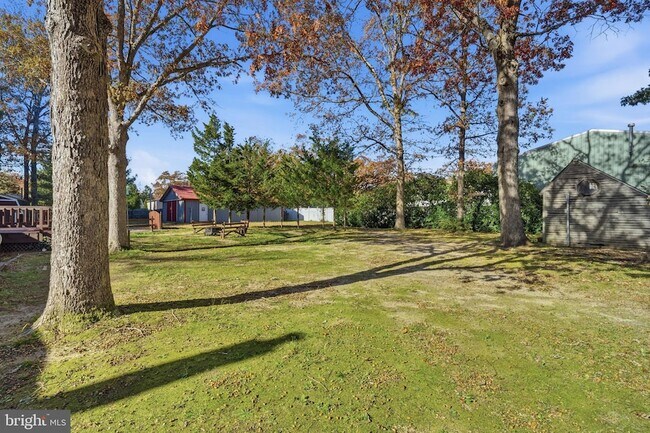 Building Photo - 218 Holly Ave