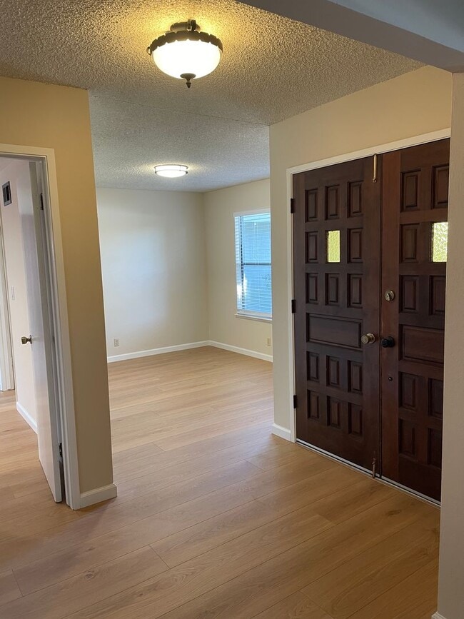 Building Photo - Beautifully Remodeled 3BR Home in Gilroy | Modern Upgrades, Garage & Move-In Ready