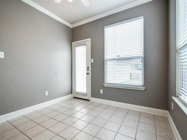 Building Photo - 10120 Cherry Hill Ln