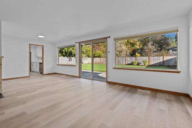 Building Photo - 4Bd/1.75Ba Seattle House