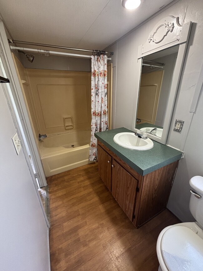 Building Photo - 1294 FM2108