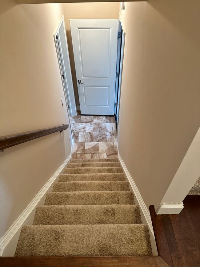Building Photo - 2173 Versailles Dr