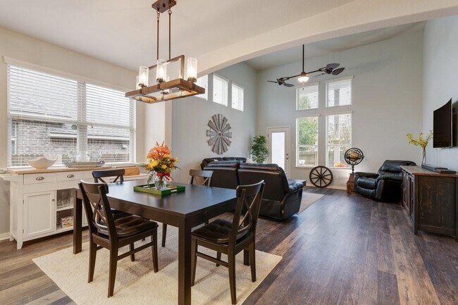 Building Photo - 2915 Bluffstone Dr
