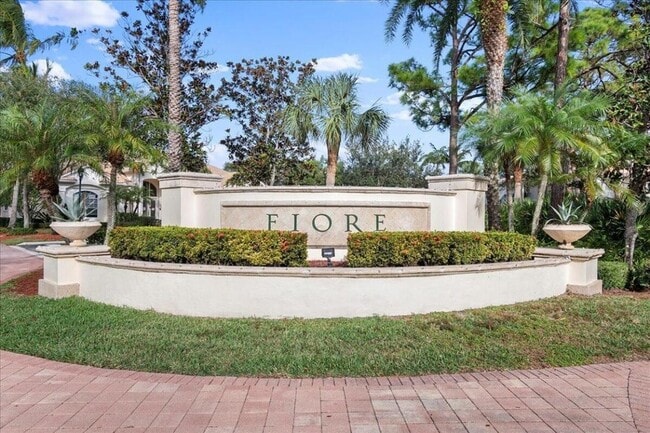 Building Photo - 6203 Myrtlewood Cir W