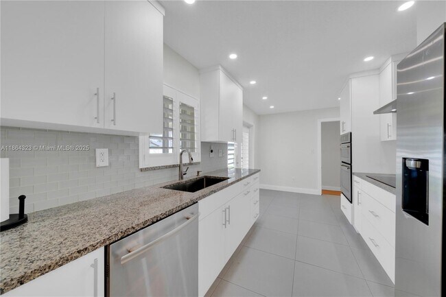 Building Photo - 13232 SW 52nd Terrace