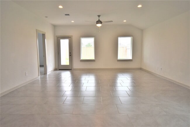 Building Photo - 4023 Yonkers Valley Ln