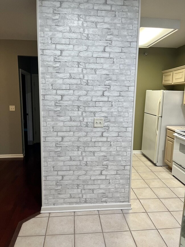 Building Photo - 1115 Kennesaw Ridge Rd