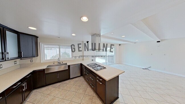 Building Photo - Spacious and Nicely Updated House With Gre...