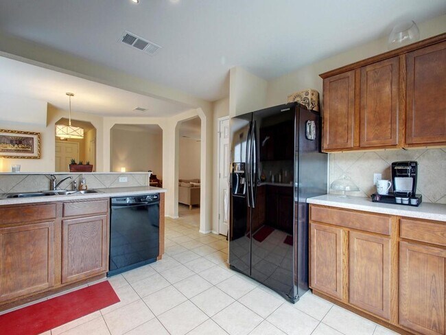 Building Photo - 3420 Bach Dr