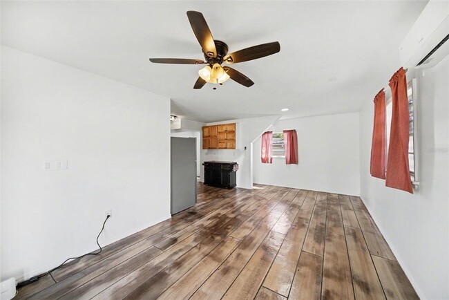 Building Photo - 38250 13th Ave