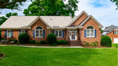 Building Photo - Beautiful Home in the Heart of Greenville
