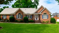 Building Photo - Beautiful Home in the Heart of Greenville