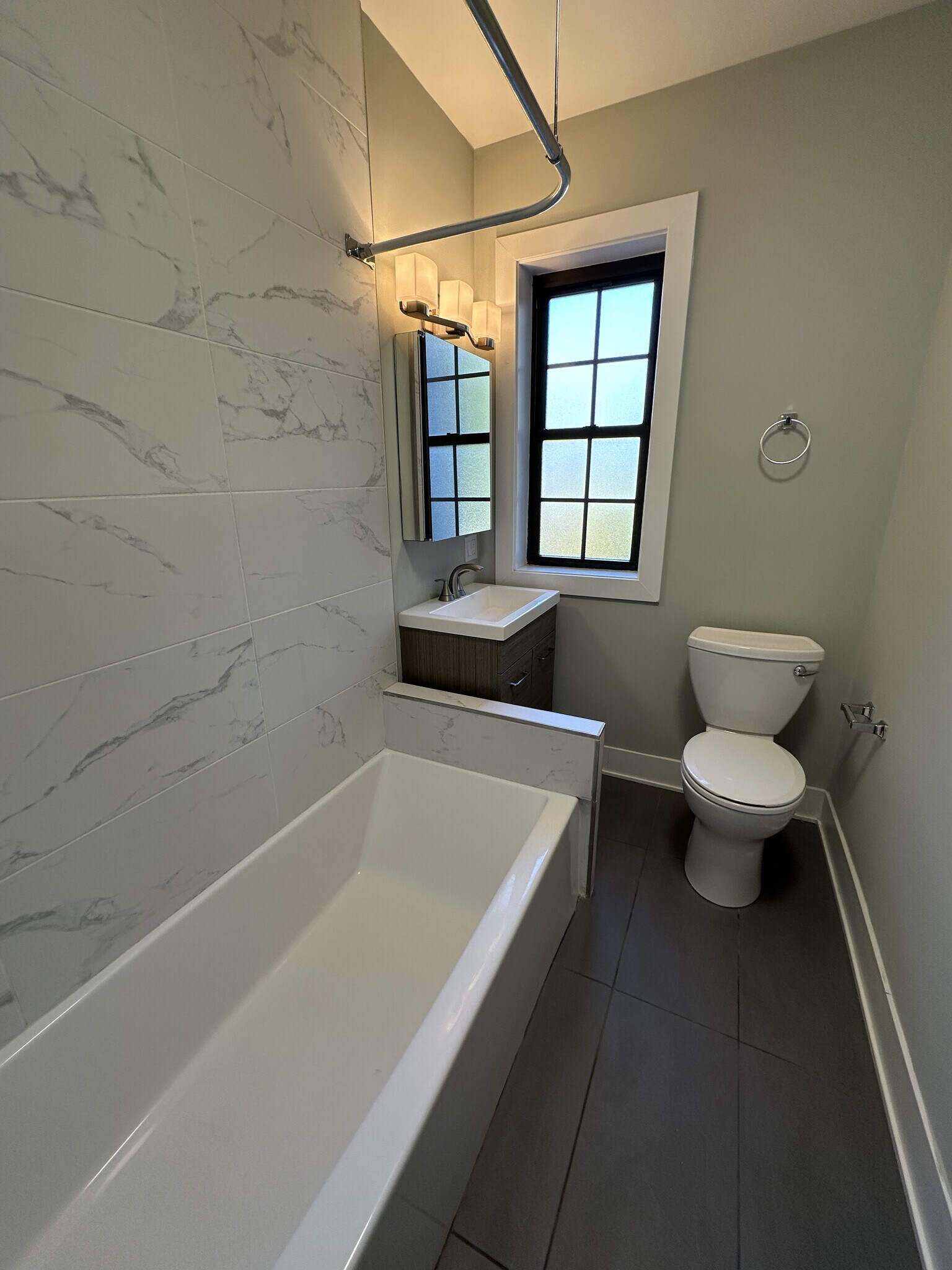 Building Photo - 730 Judson Ave