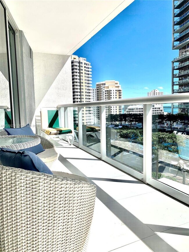 Building Photo - 475 Brickell Ave