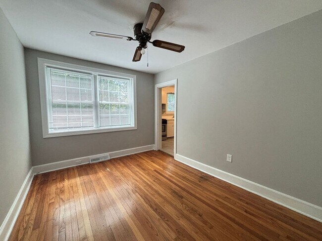 Building Photo - Available now. WATER & SEWER INCLUDED! Gre...