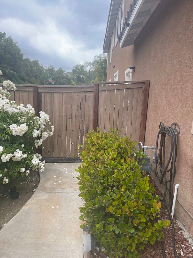 Building Photo - 39150 Chandler Dr