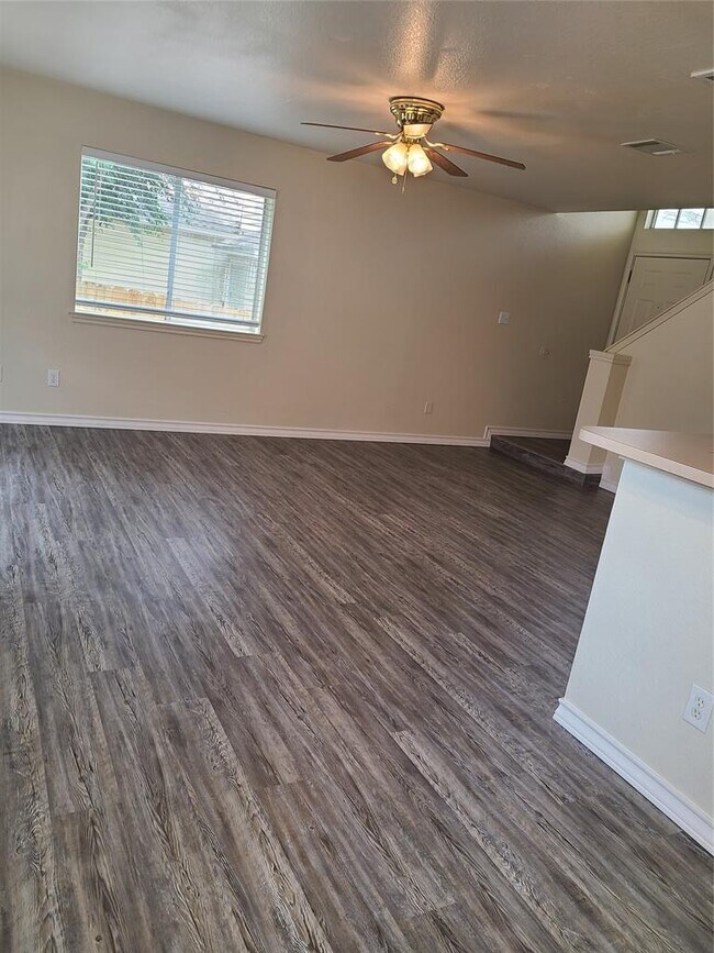 Building Photo - 806 Sagewood Trail
