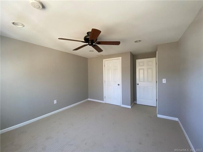 Building Photo - 21 Allspice Ln