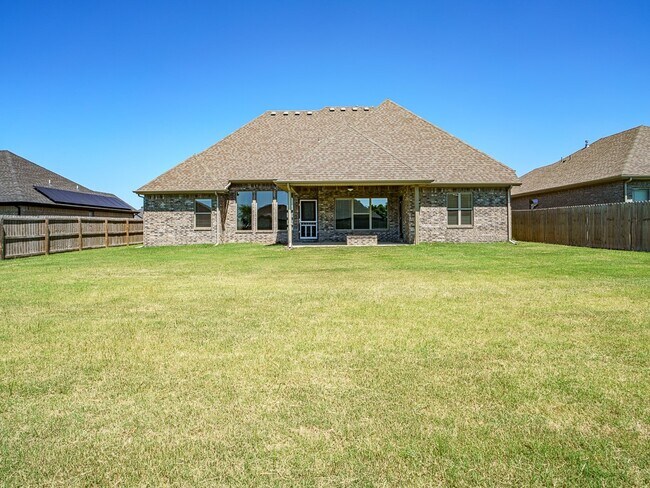 Building Photo - 1671 Sunrise Cir