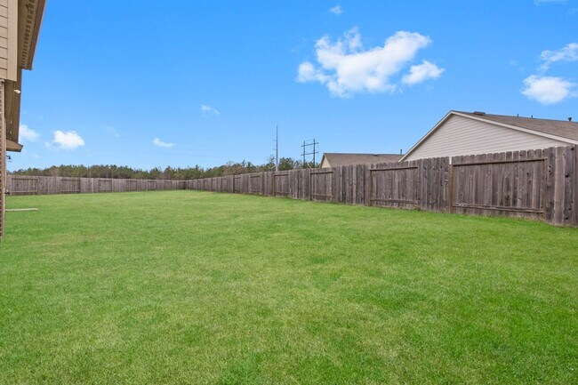 Building Photo - 18101 Woodpecker Trl