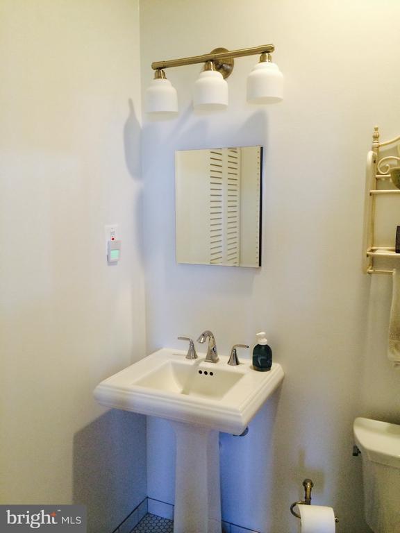 Building Photo - 1325 13th St NW