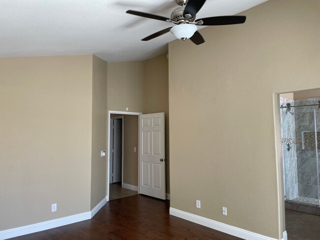 Building Photo - 4906 High Creek Dr
