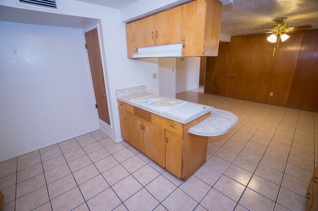 Building Photo - Large Corner Lot Santé Fe Home, Over 1650 ...
