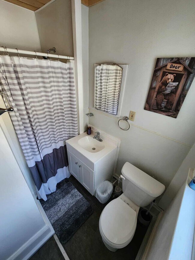 Building Photo - 15 Clarks Rd