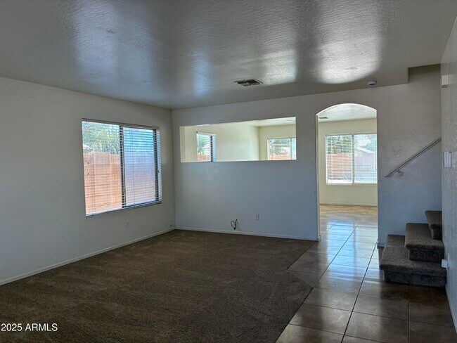 Building Photo - 25177 W Park Ave
