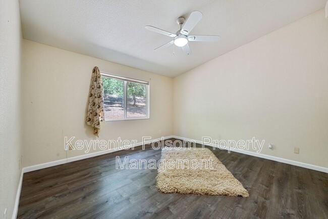 Building Photo - 2541 Deer Brush Ln
