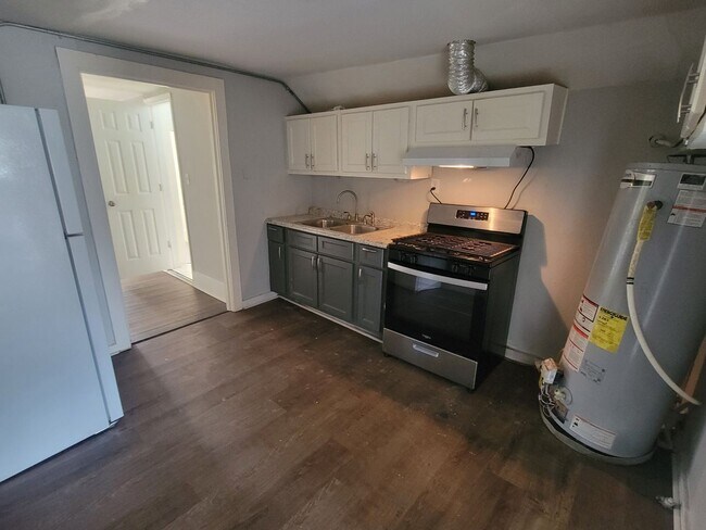 Building Photo - 1923 S Izard St