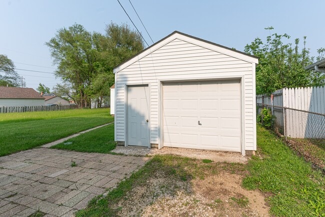 Building Photo - 2816 Hanson St