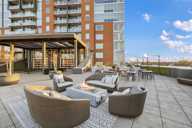 Building Photo - Move-In Ready ICON Condo in The Gulch, Designer Furnished Option, Rare Same-Floor Parking, 2BR wi...