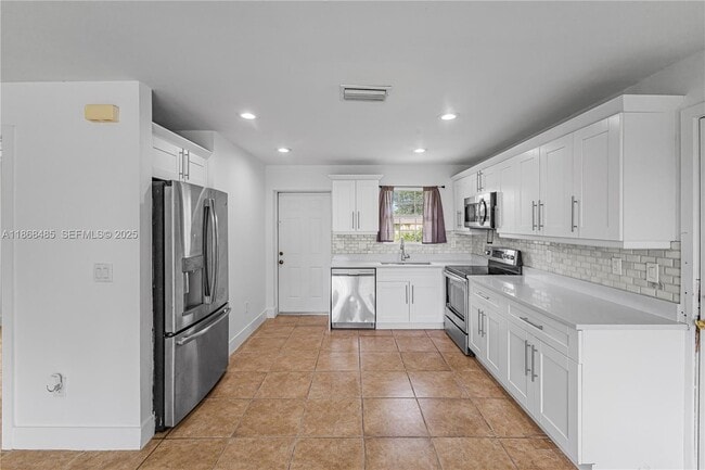 Building Photo - 804 Monroe