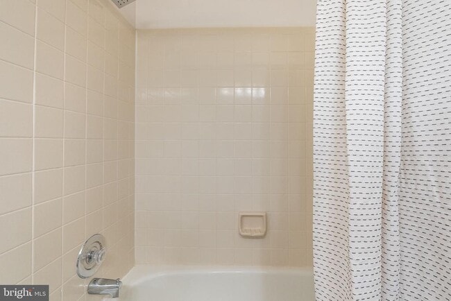 Building Photo - 7918 Pebble Brook Ct