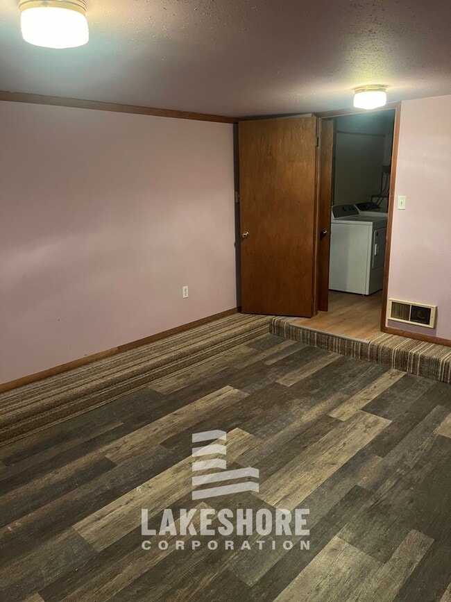 Building Photo - Spacious 4 Bed 3 Bath Lynnwood Home w/ Ful...