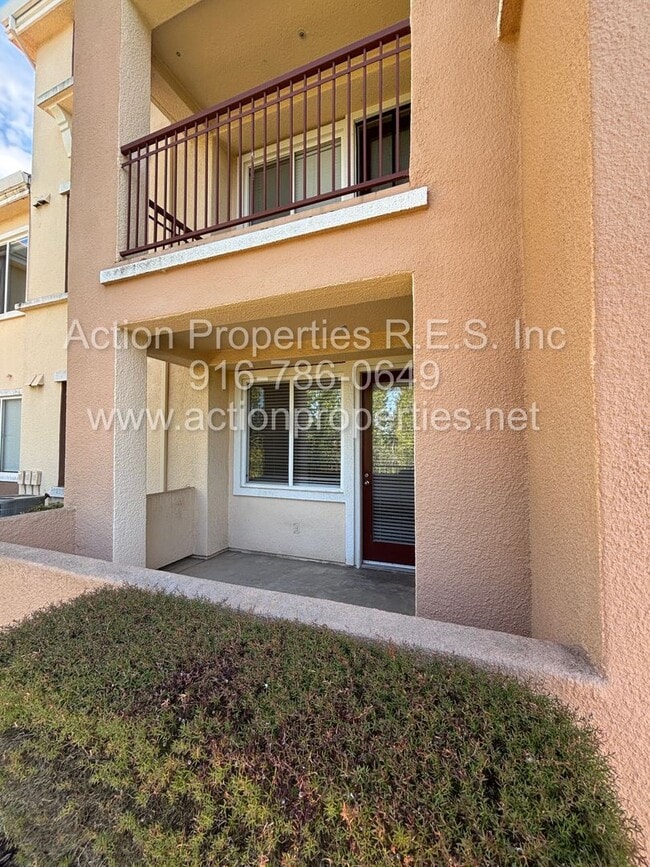 Building Photo - East Roseville - Gated Phoenician - Great ...