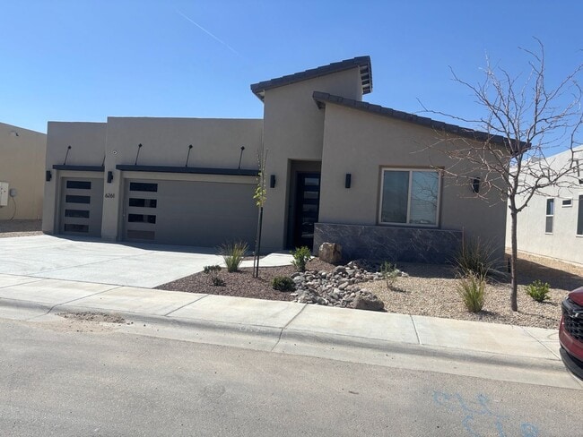 Building Photo - Beautiful Home in Sonoma Ranch !