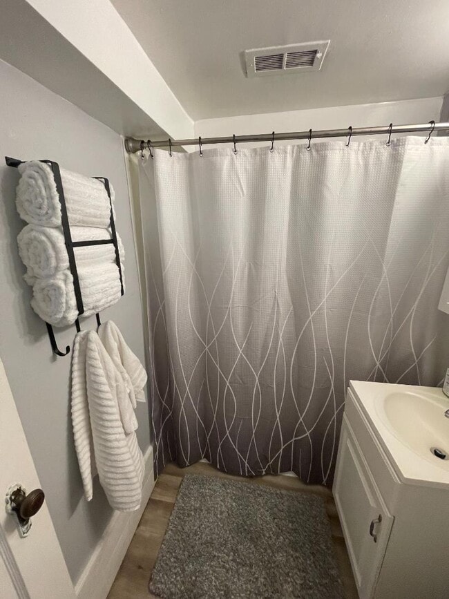 Building Photo - 2201 W State St