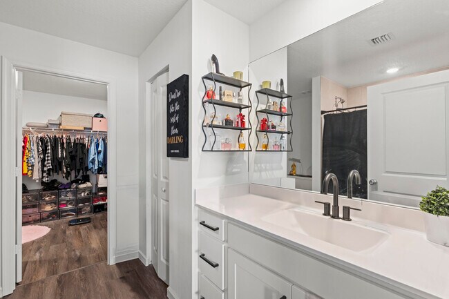 Building Photo - 701 Carlyle Wy