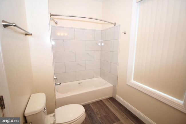 Building Photo - 1665 Kenton Rd