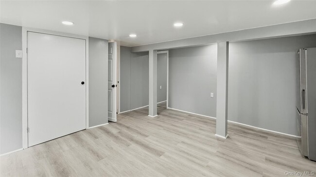 Building Photo - 429 S 3rd Ave