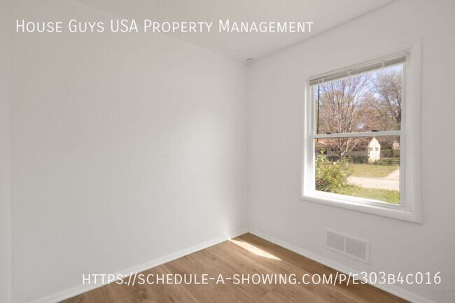 Building Photo - 10716 Ewing Ave