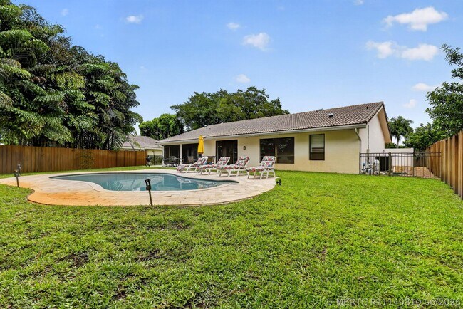 Building Photo - 804 Foxpointe Cir