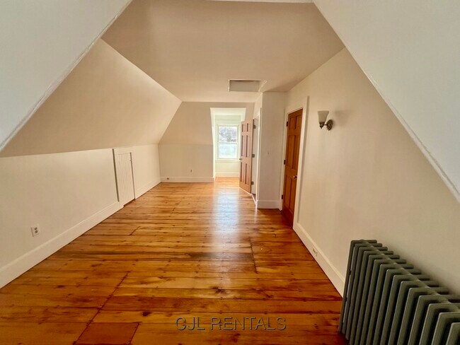 Building Photo - 50 Pond St